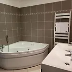 D'hotes La Petite Salamandre Bed & Breakfast 3*